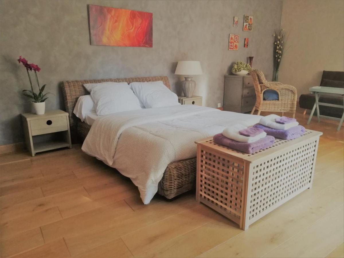La Goutadou Bed & Breakfast Cabannes Ngoại thất bức ảnh