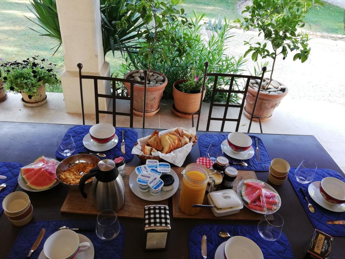 La Goutadou Bed & Breakfast Cabannes Ngoại thất bức ảnh