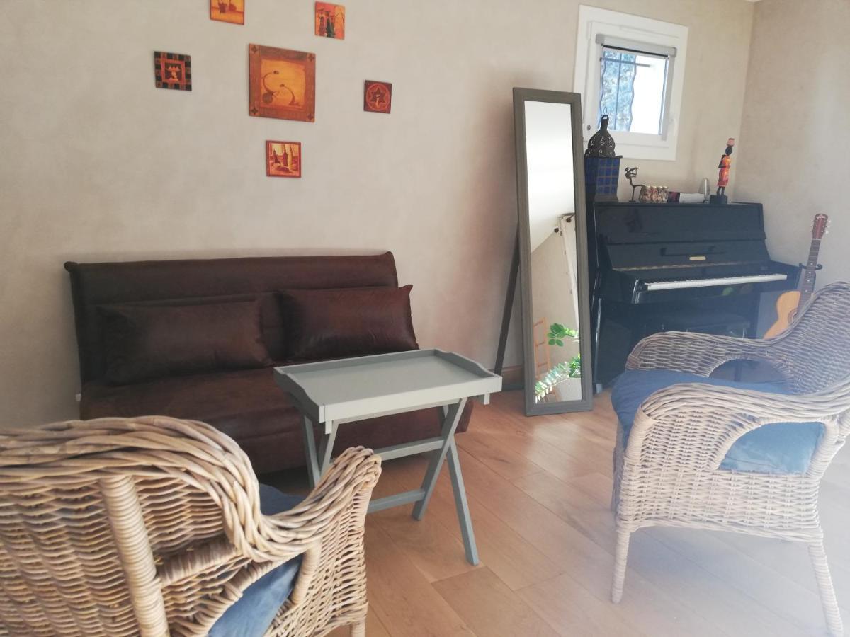 La Goutadou Bed & Breakfast Cabannes Ngoại thất bức ảnh