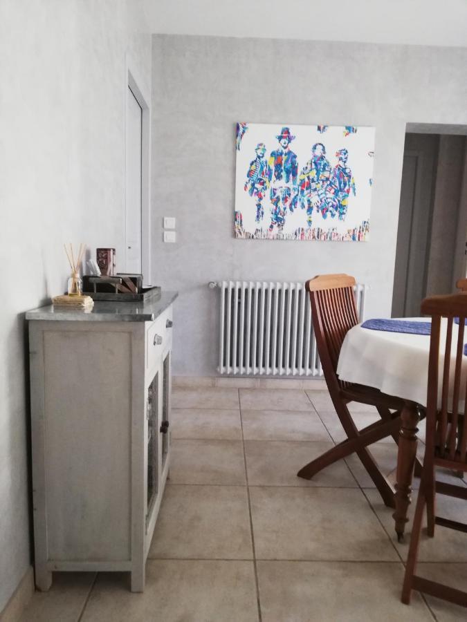 La Goutadou Bed & Breakfast Cabannes Ngoại thất bức ảnh