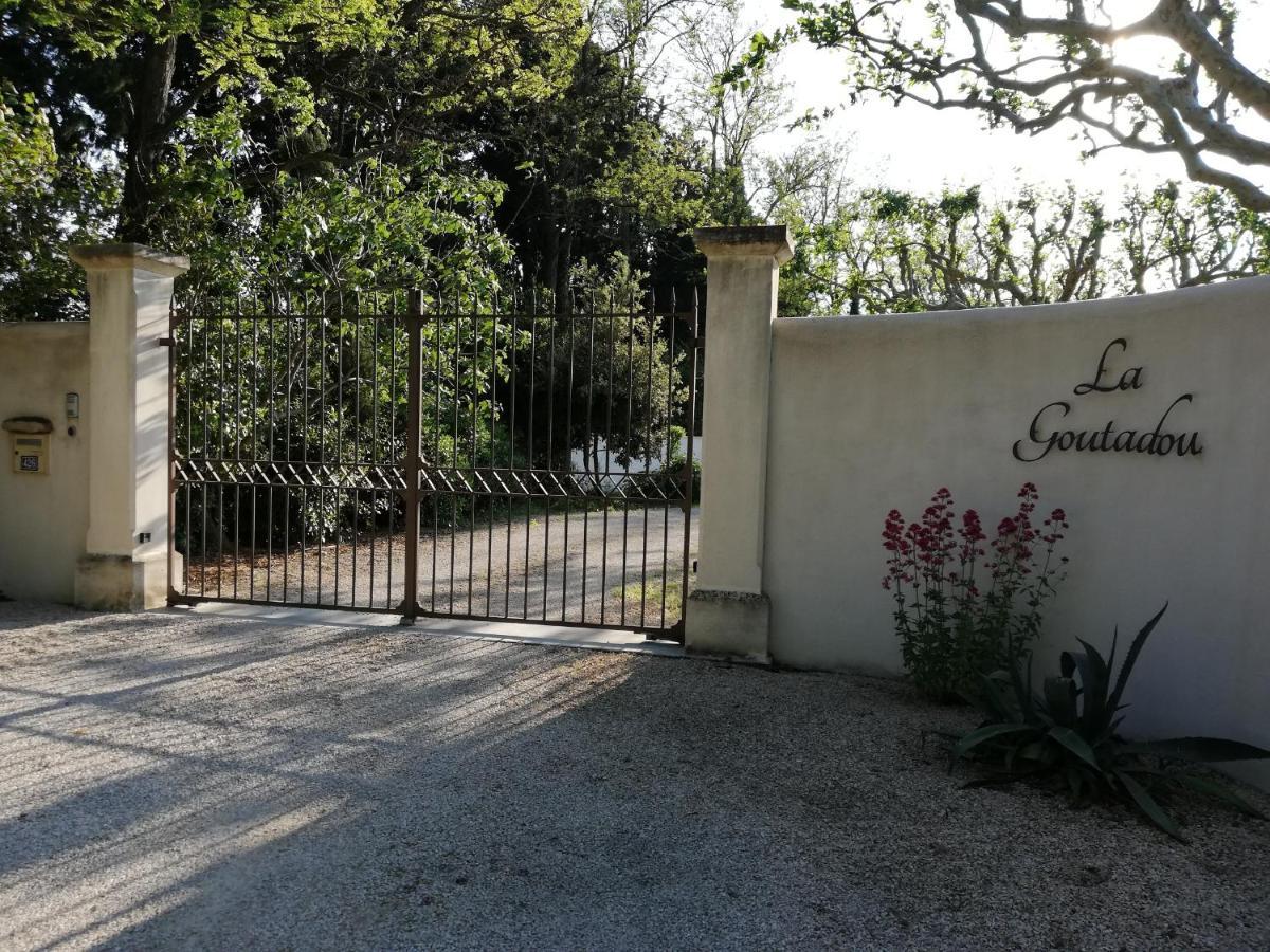 La Goutadou Bed & Breakfast Cabannes Ngoại thất bức ảnh