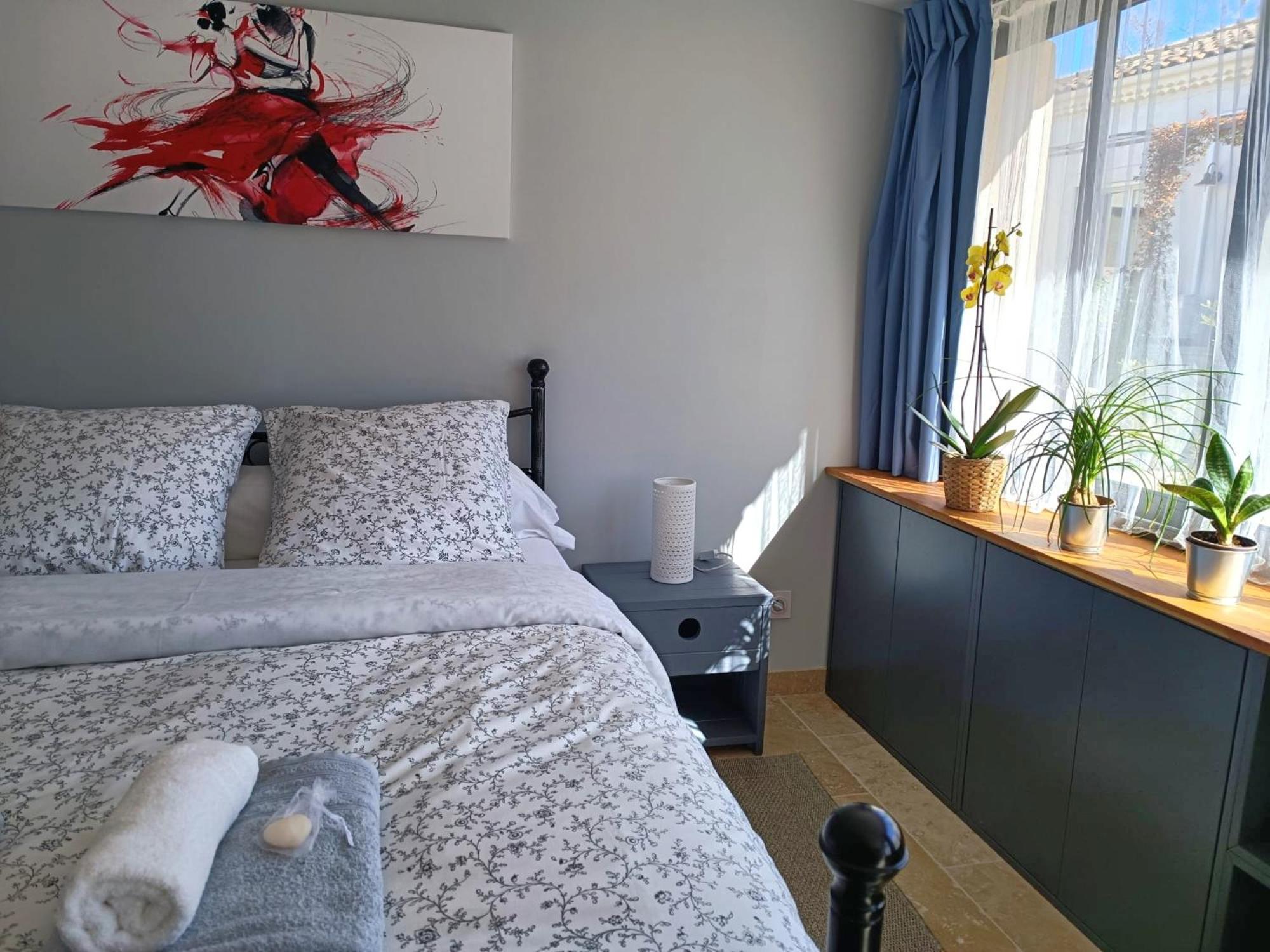 La Goutadou Bed & Breakfast Cabannes Ngoại thất bức ảnh